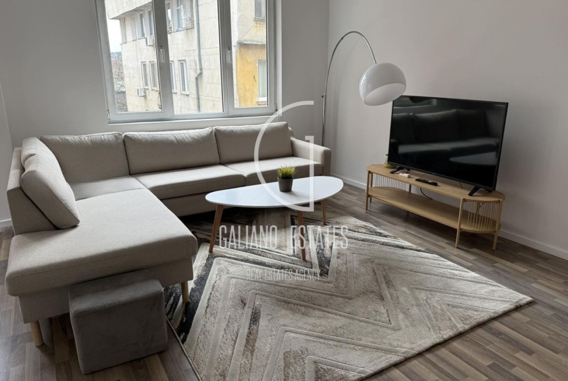 Елегантен двустаен апартамент, Докторски паметник - 0