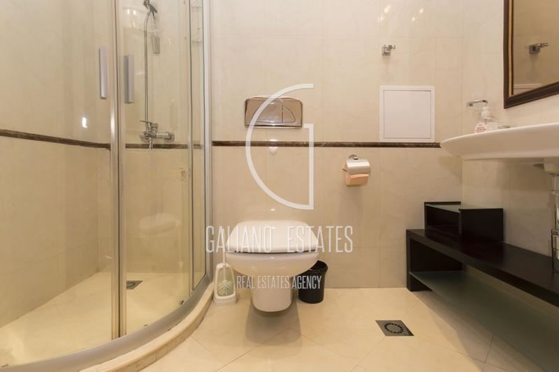 Просторен апартамент в кв.Изток - 0