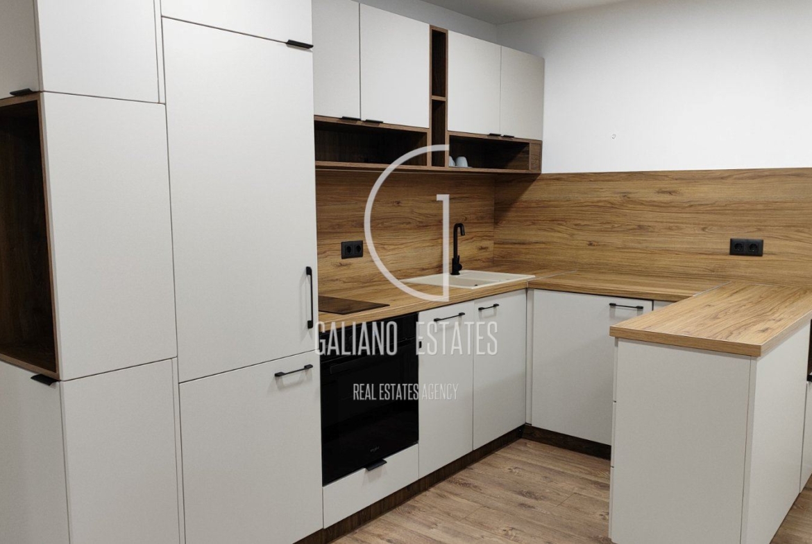 Апартамент с две спални до метростанция Джеймс Баучер - 0