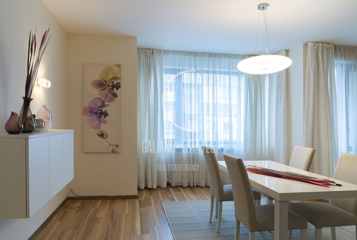 Апартамент с три спални в представителна сграда - 0