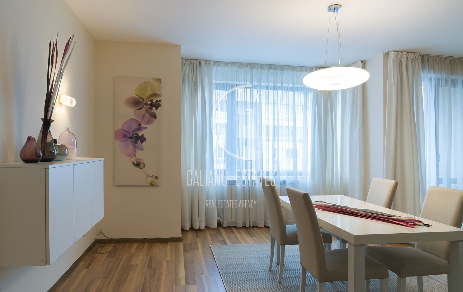 Апартамент с три спални в представителна сграда-0 Апартамент с три спални в представителна сграда - 0