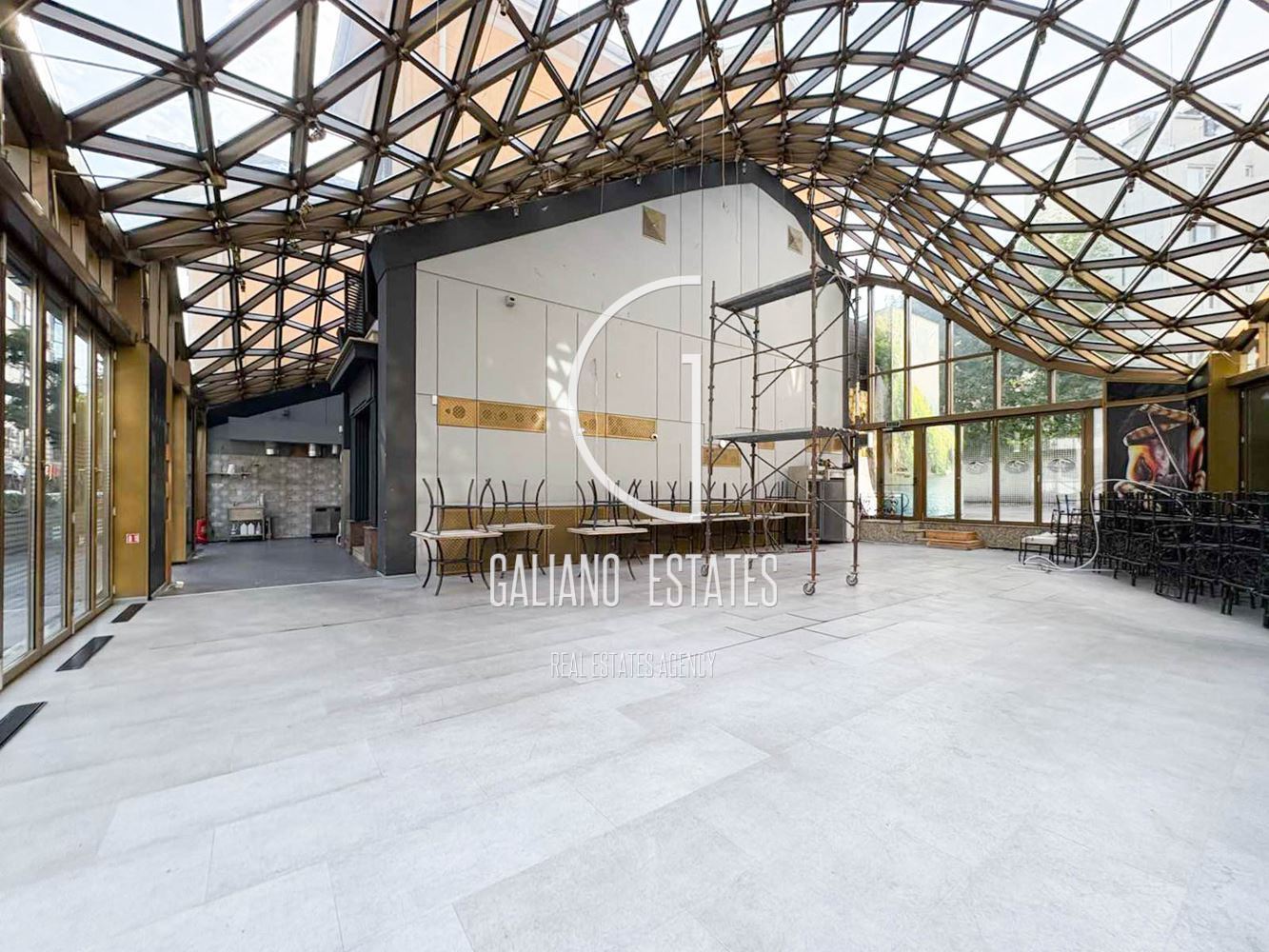 Самостоятелен имот, подходящ за заведение и шоурум-0 Самостоятелен имот, подходящ за заведение и шоурум - 0