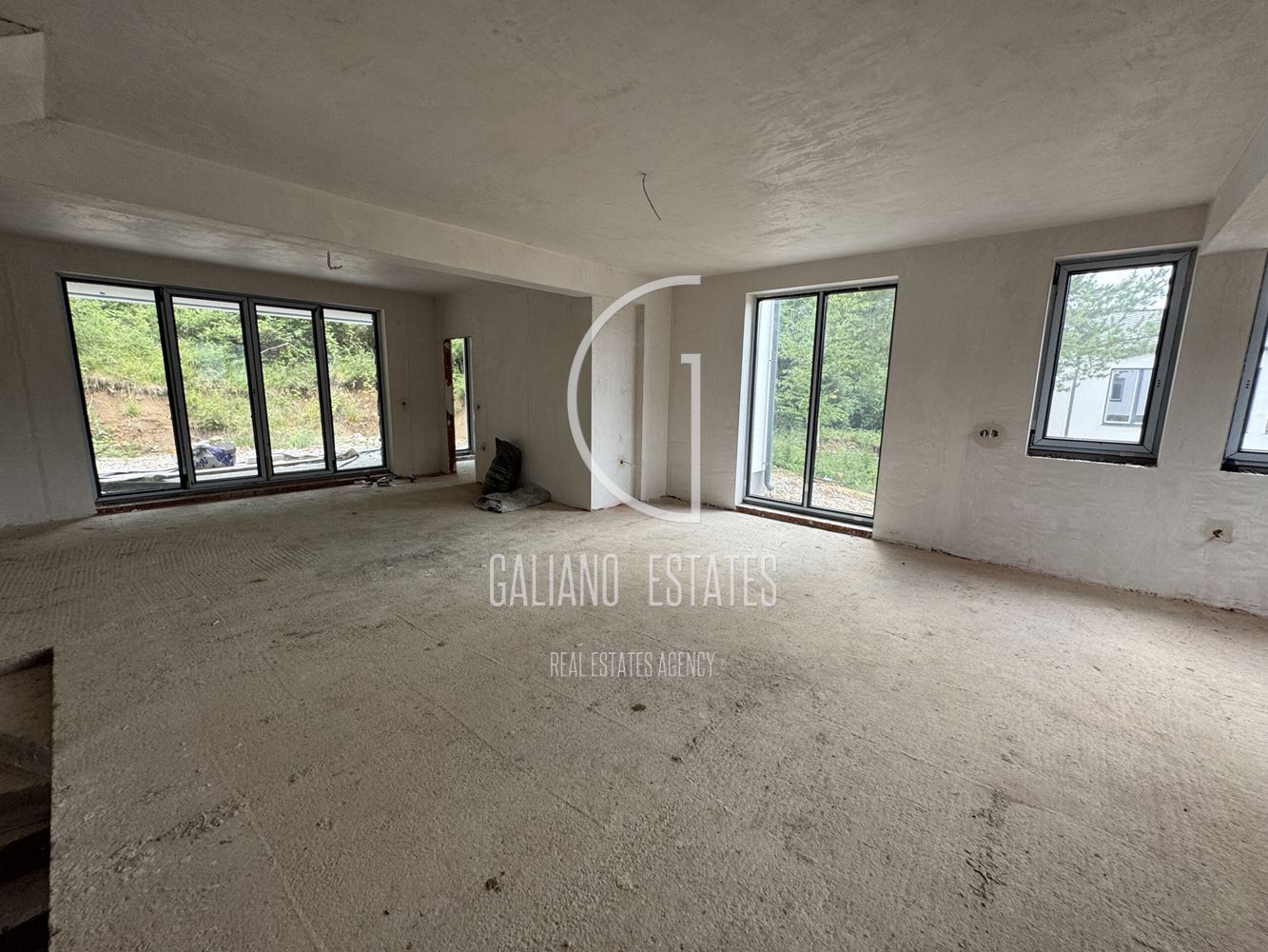 Модерна еднофамилна къща в с. Драгичево - 0