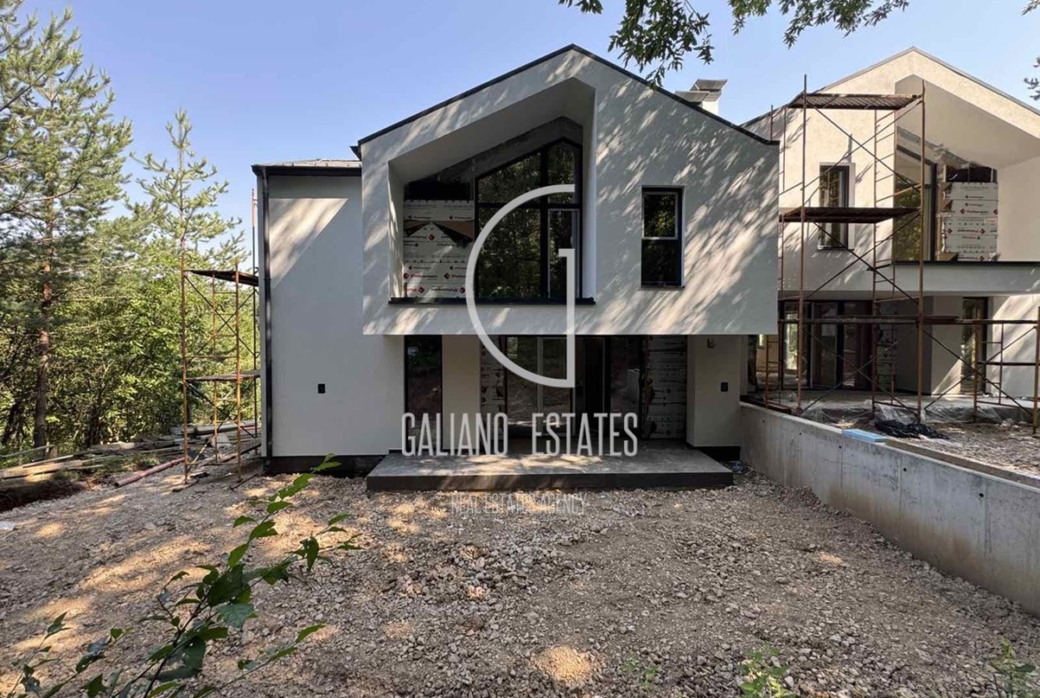 Модерна еднофамилна къща в с. Драгичево - 0