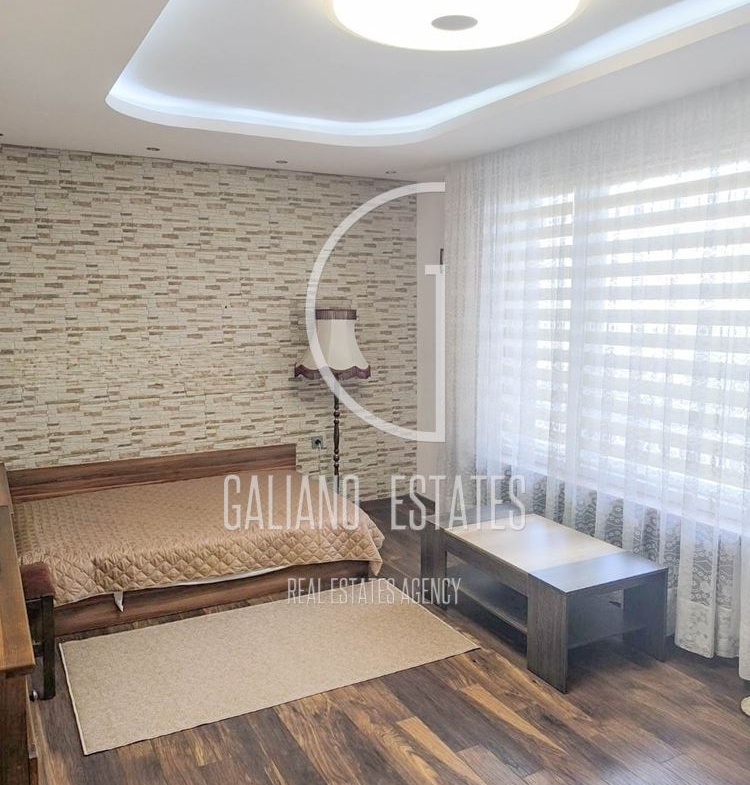 Елегантен тристаен апартамент в района на Медицинска академия - 0