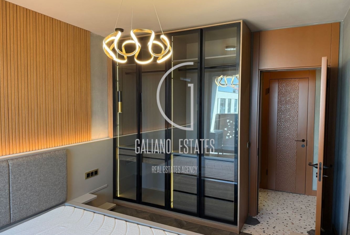 Двустаен апартамент в кв. Кръстова вада - 0