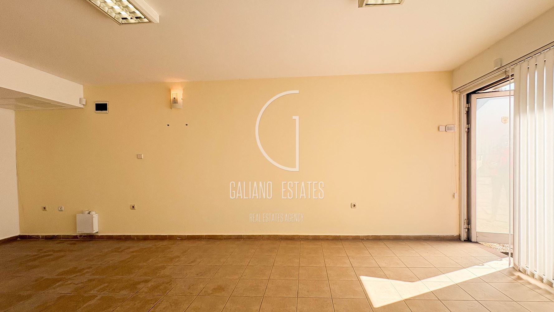 Просторен гараж в кв.Слатина - 0