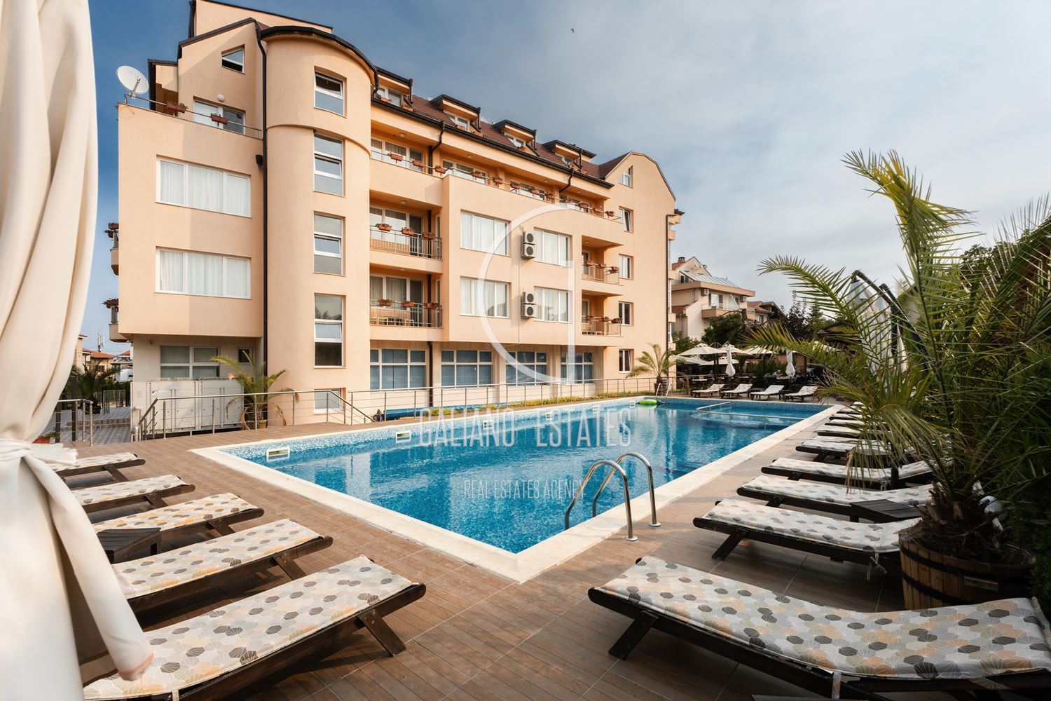 Прекрасно студио с морска гледка в комплекс с басейн – Черноморец - 0