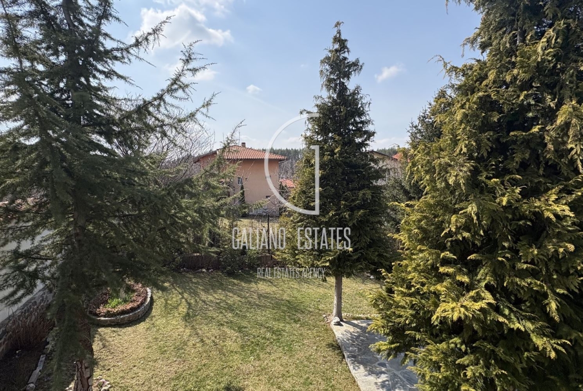 Уютна къща с панорамни гледки в с. Кладница - 0