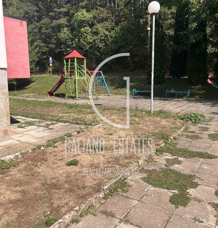 Ексклузивно! Просторен двустаен апартамент с възможност за преустройство в тристаен – Годеч, център - 0