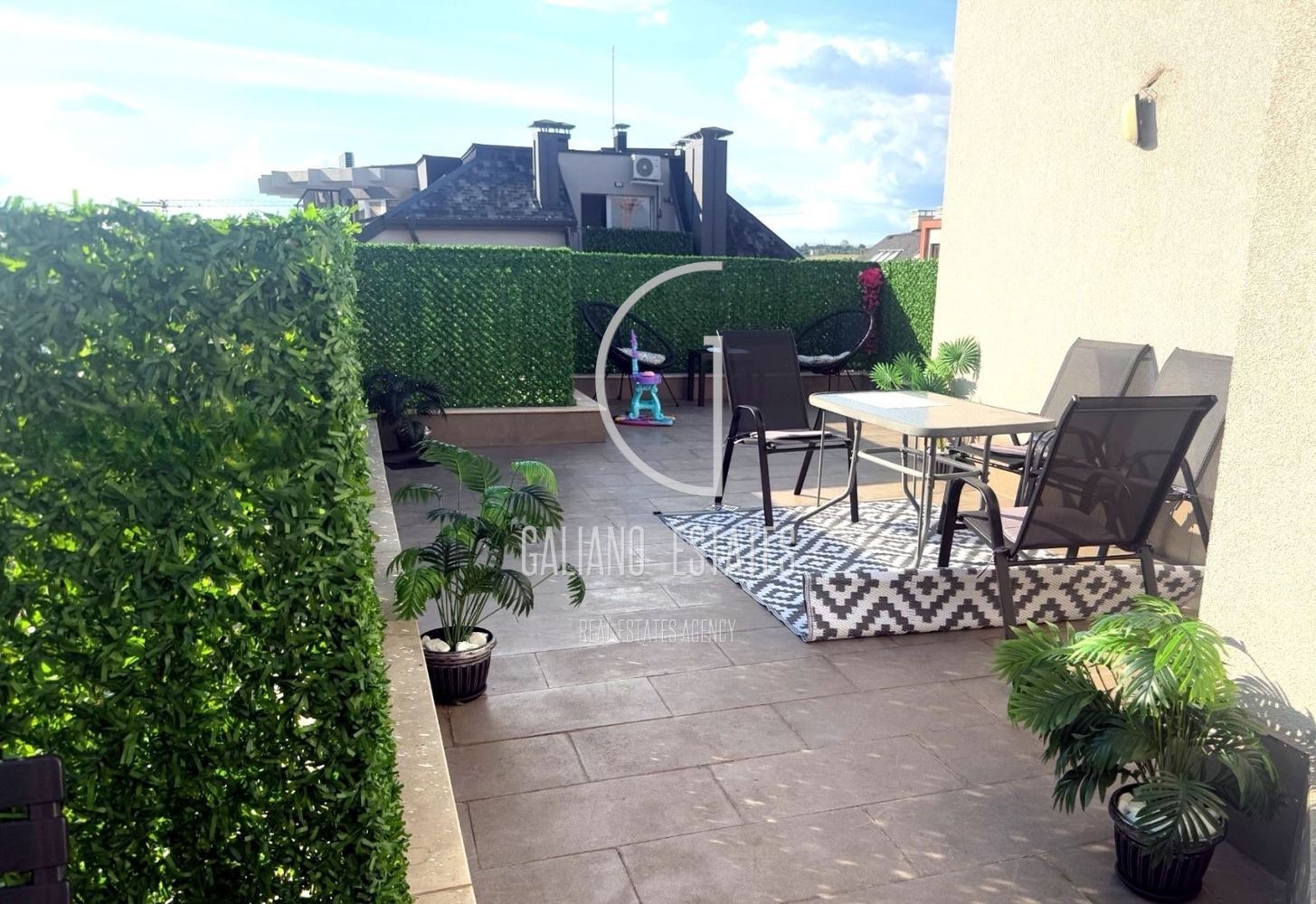 Просторен тристаен апартамент с панорамна тераса в кв. Овча купел - 0