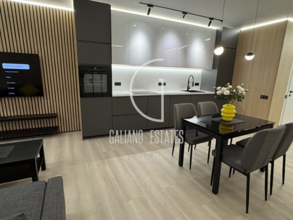 Четиристаен апартамент в Център - 0