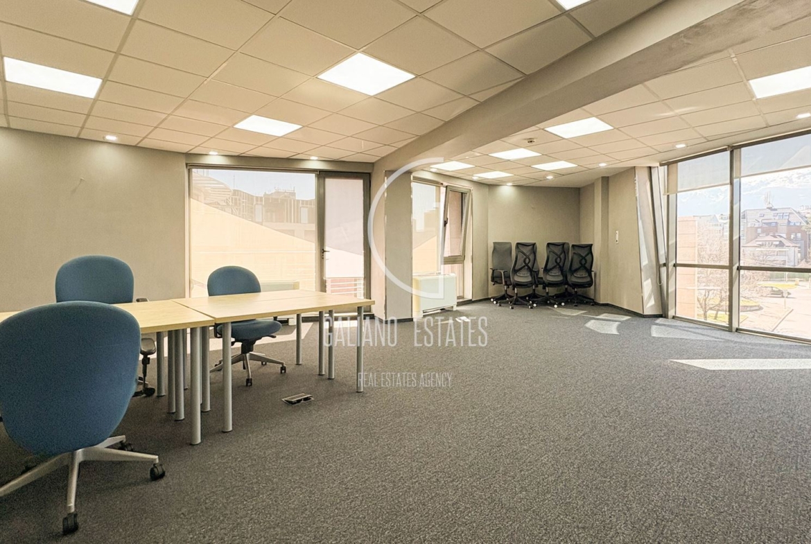 Офис в бизнес сграда до метростанция Жолио Кюри - 0