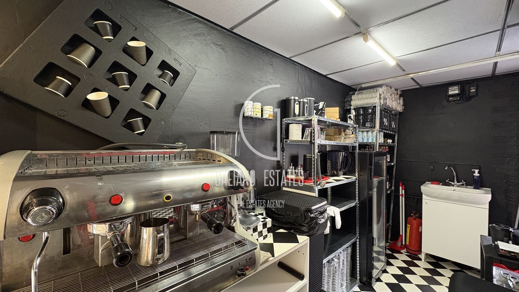 Бутиково магазинче за кафе в центъра на София - 0