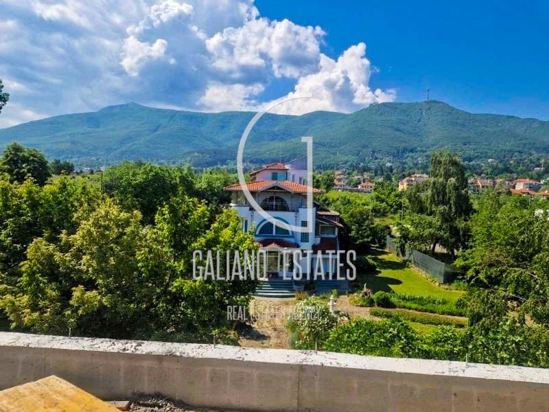 Слънчев тристаен апартамент в м-т Гърдова глава - 0