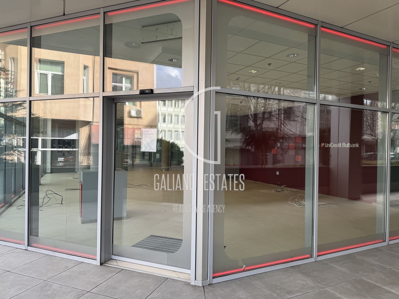 Просторен офис в сърцето на София - 0