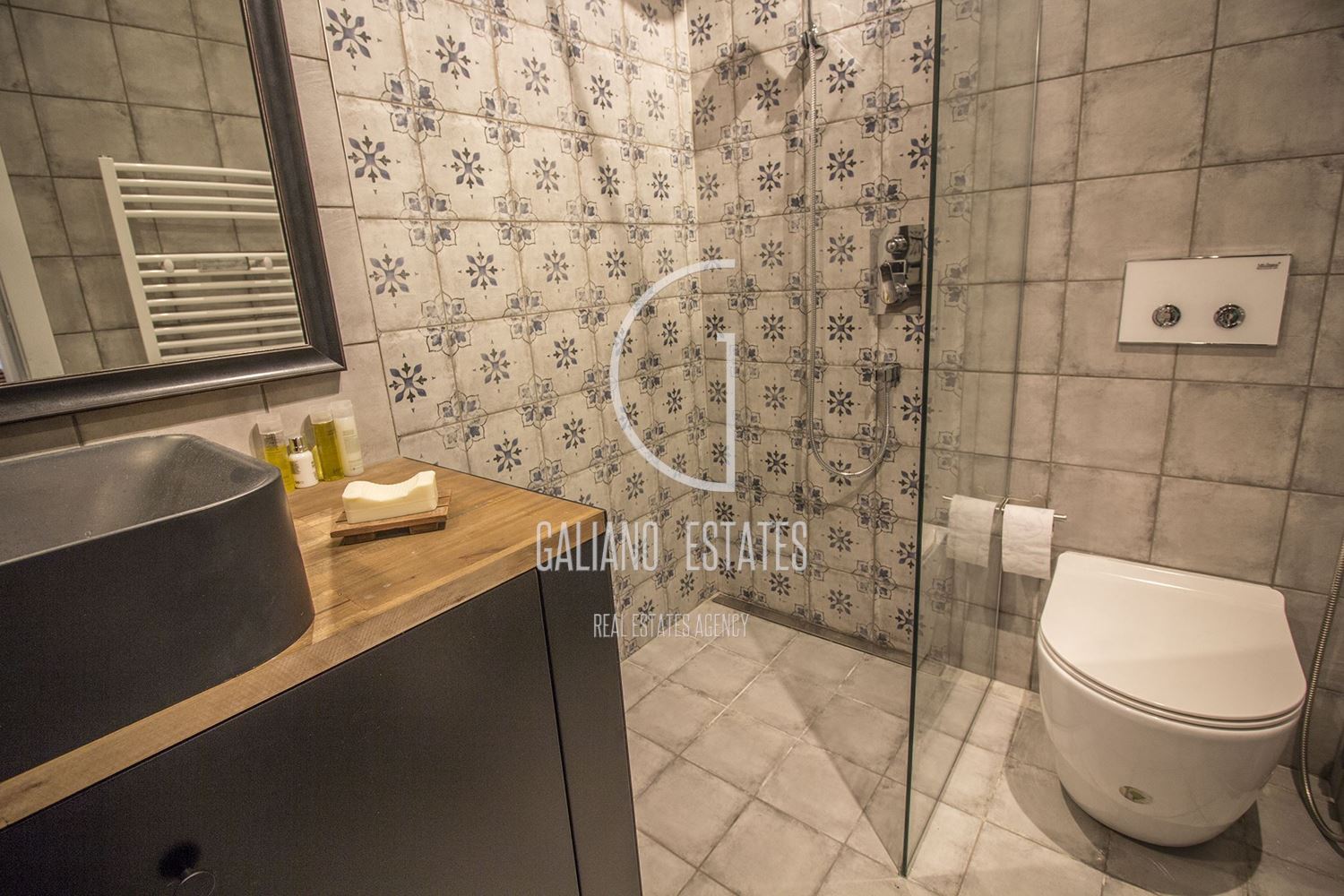 Просторен апартамент в Докторски паметник - 0