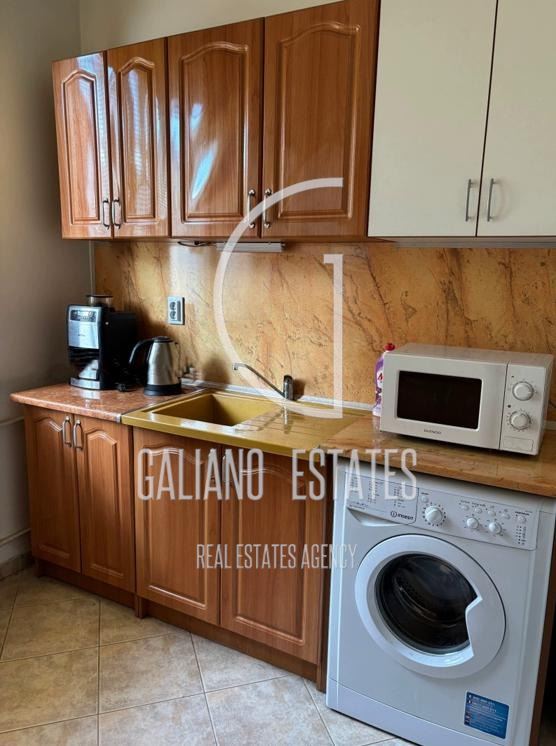 Просторен двустаен апартамент до Руски паметник - 0