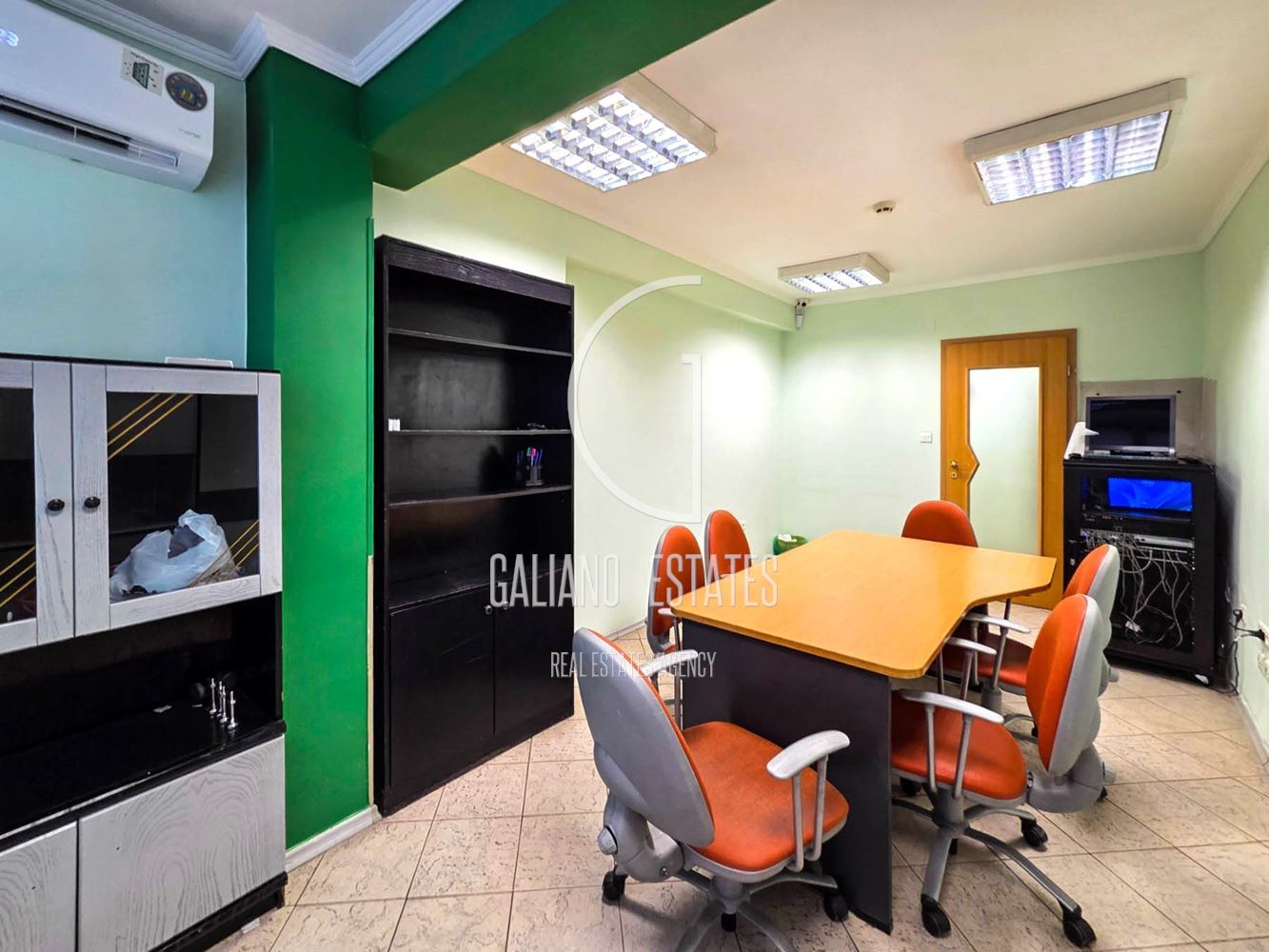 Елегантен офис с отлична локация в кв. Витоша - 0