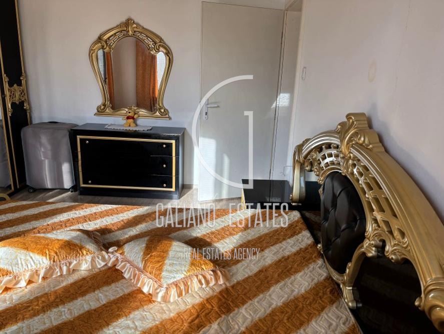 Просторен двустаен апартамент до Руски паметник - 0