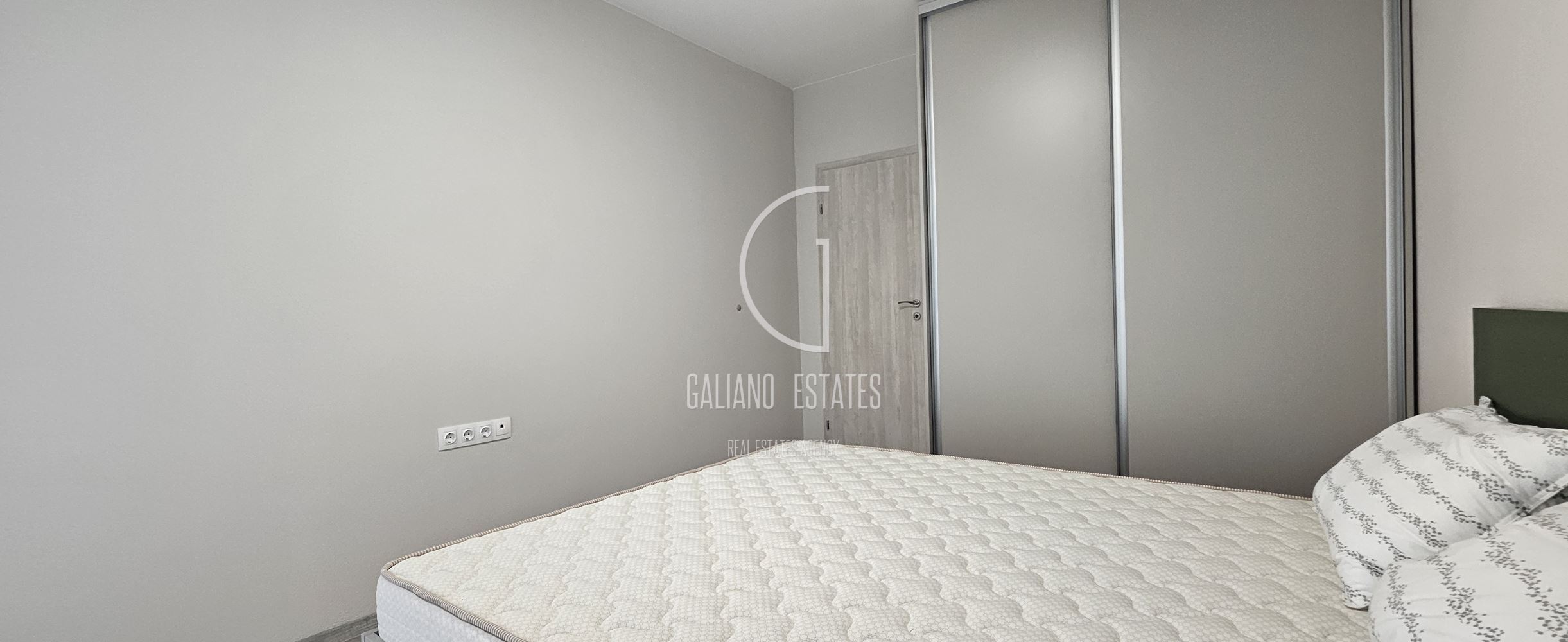 Модерен двустаен апартамент в кв. Полигона - 0