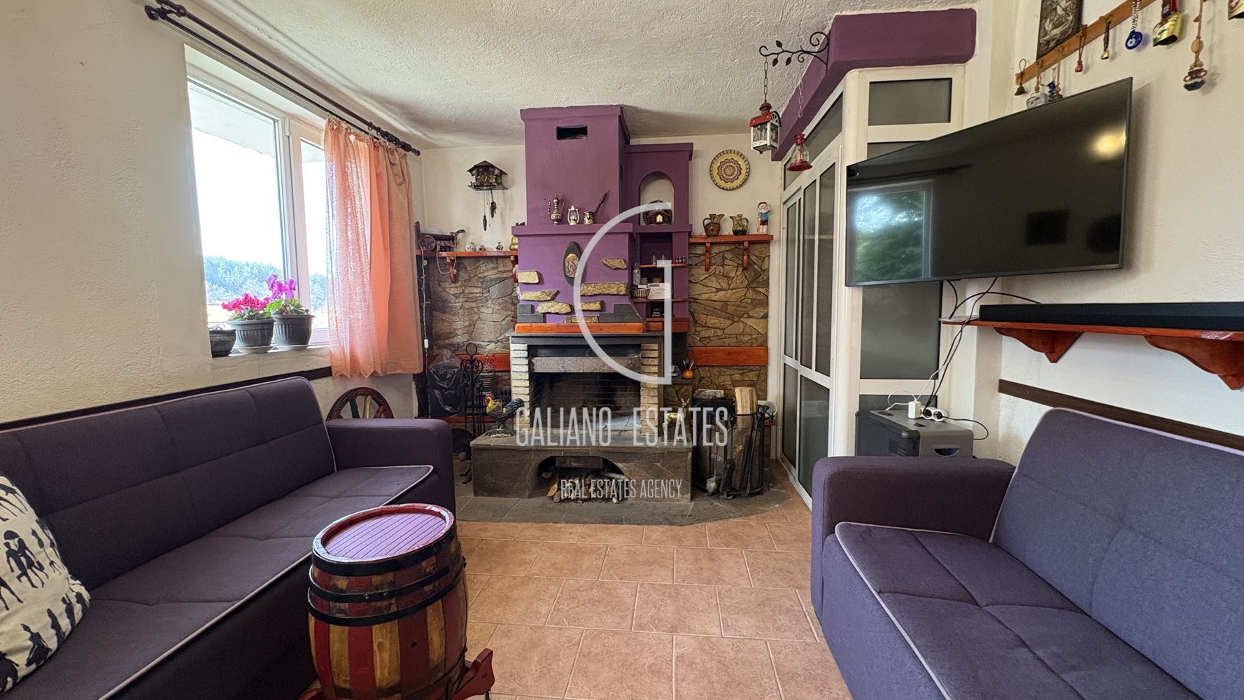 Уютна къща с панорамни гледки в с. Кладница - 0