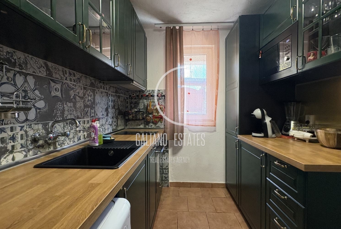 Уютна къща с панорамни гледки в с. Кладница - 0