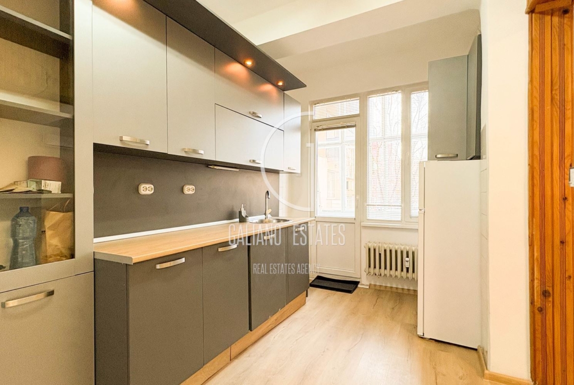 Офес в сърцето на града - 0