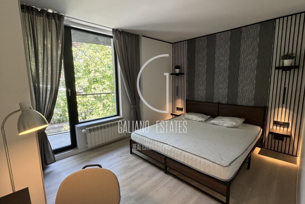 Четиристаен апартамент в Център - 0