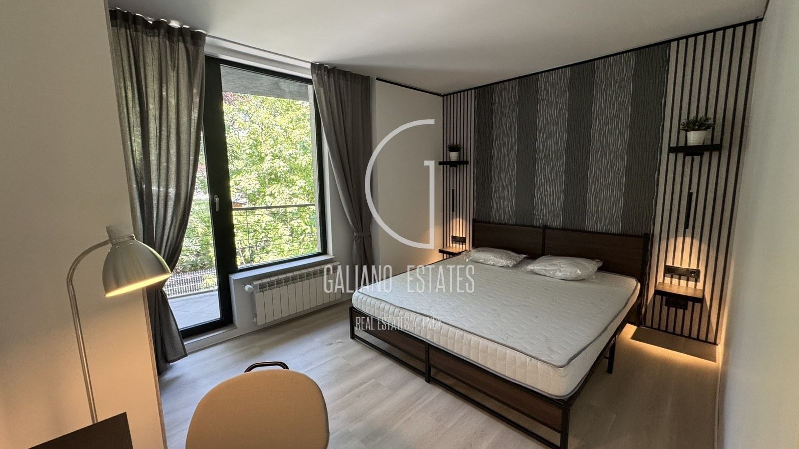 Четиристаен апартамент в Център - 0