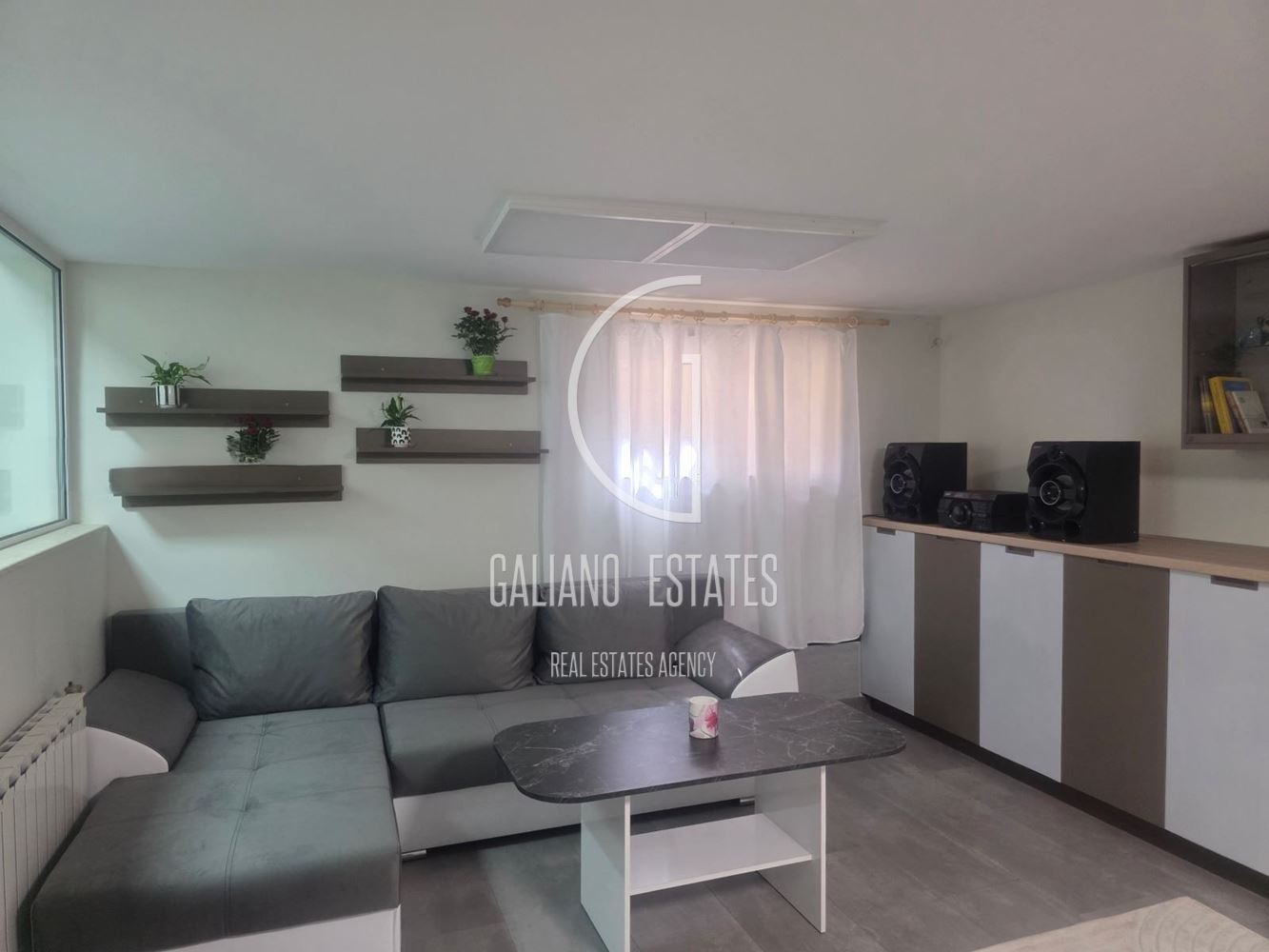 Уютен двустаен апартамент в кв. Лагера - 0