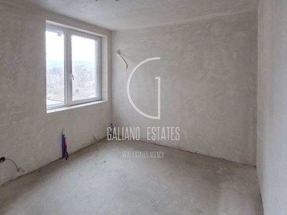 Функционален двустаен апартамент в жк. Младост 4 - 0