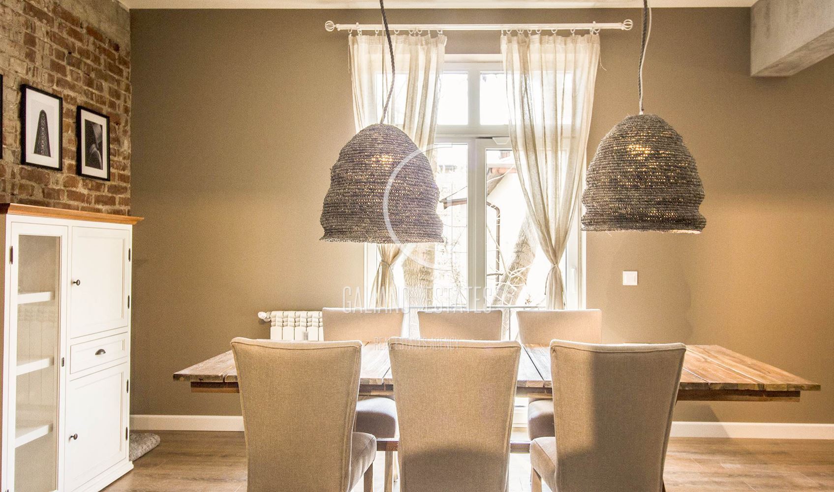 Просторен апартамент в Докторски паметник - 0