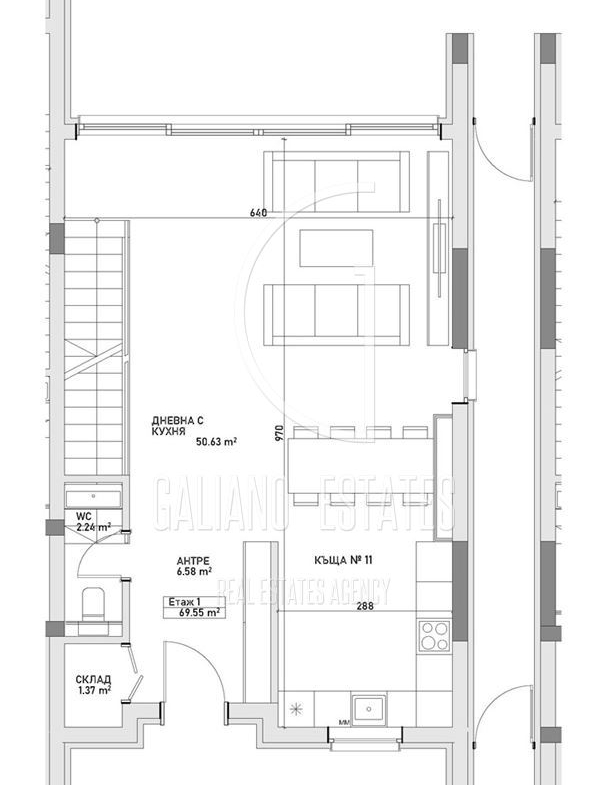 Светла семейна къща с равен двор в бутиков комплекс - 0