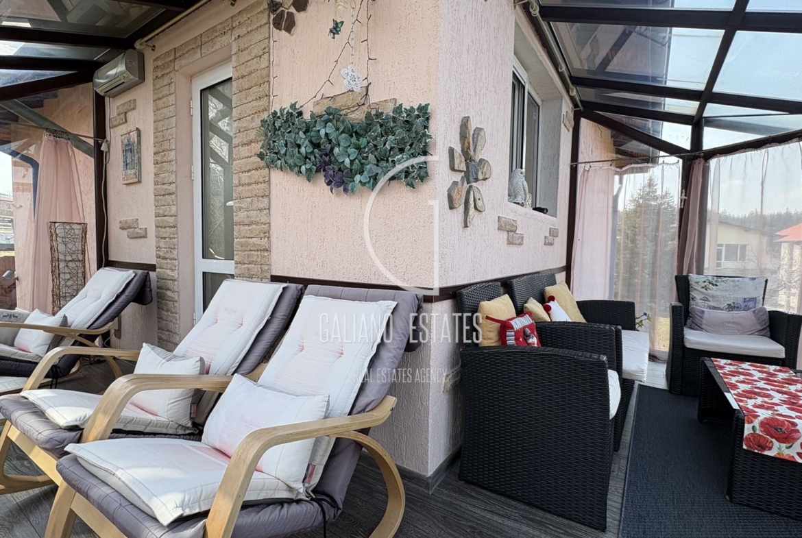 Уютна къща с панорамни гледки в с. Кладница - 0