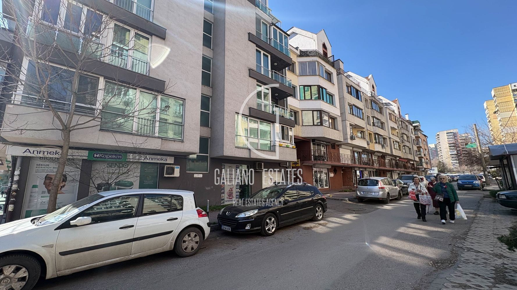 Просторен гараж в кв.Слатина - 0