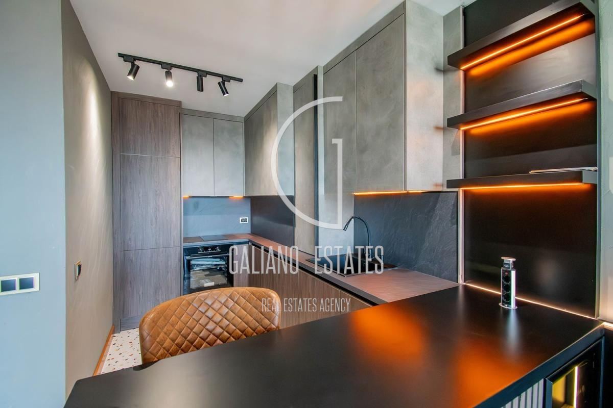 Двустаен апартамент в кв. Кръстова вада - 0