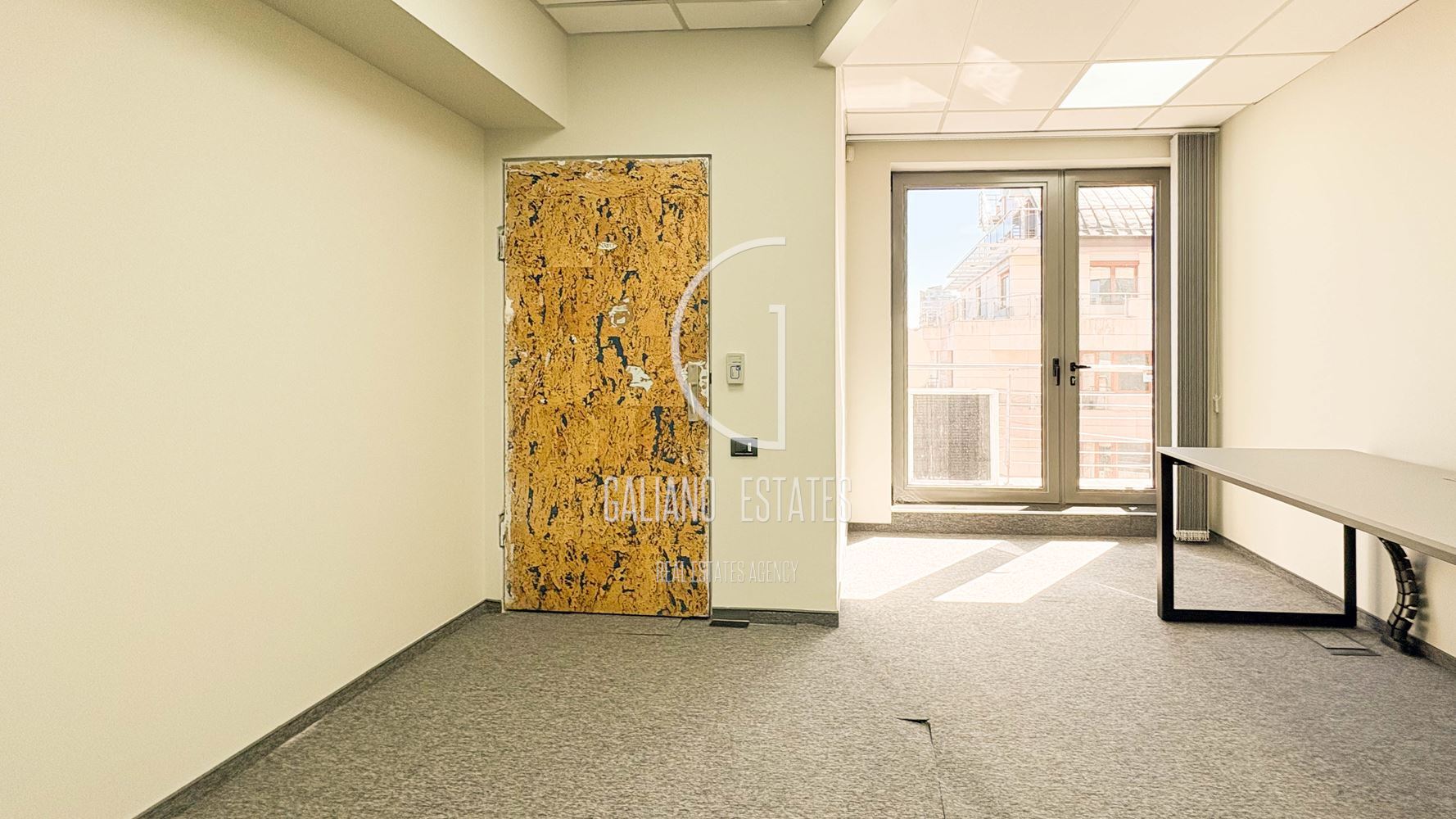 Офис в бизнес сграда до метростанция Жолио Кюри - 0