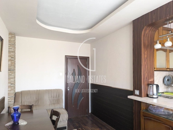 Елегантен тристаен апартамент в района на Медицинска академия - 0