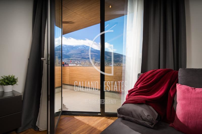 Елегантен тристаен апартамент с дизайнерско обзавеждане и паркомясто в кв. Витоша - 0