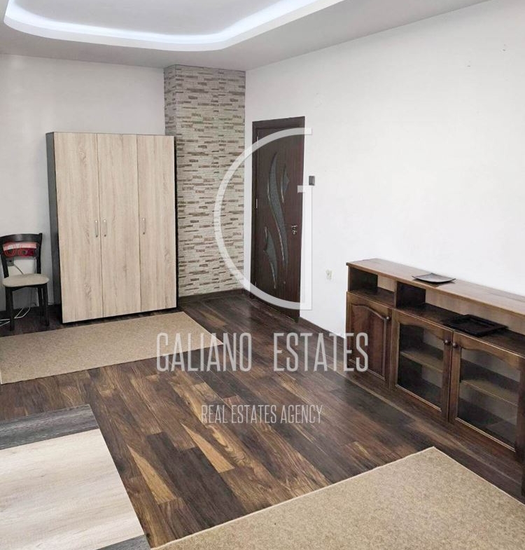 Елегантен тристаен апартамент в района на Медицинска академия - 0