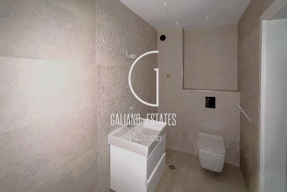 Светъл тристаен апартамент с АКТ 16 в кв. Малинова долина - 0