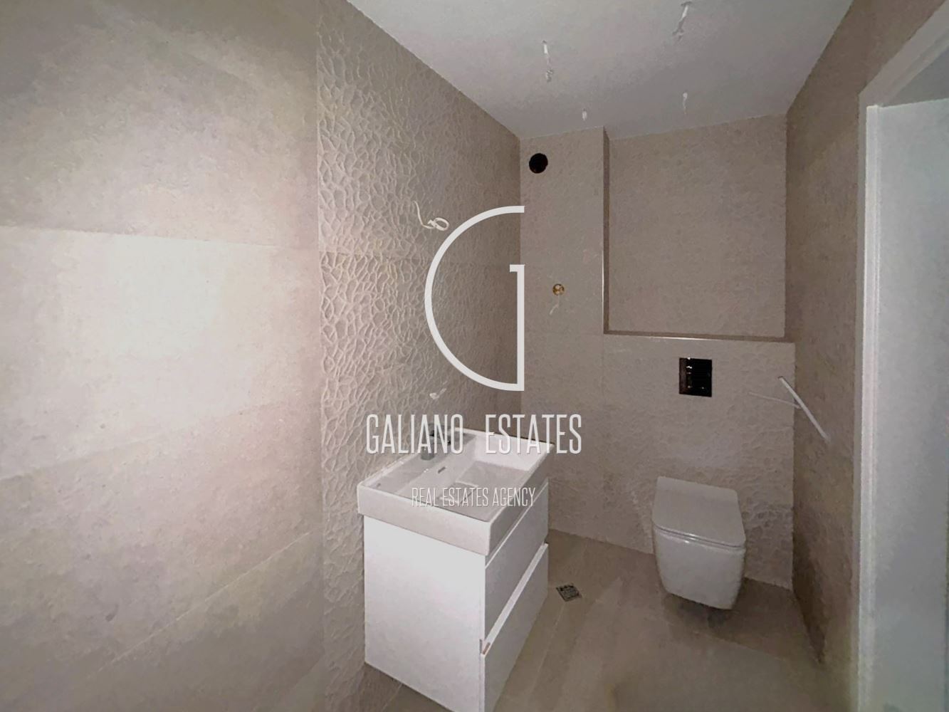 Светъл тристаен апартамент с АКТ 16 в кв. Малинова долина - 0