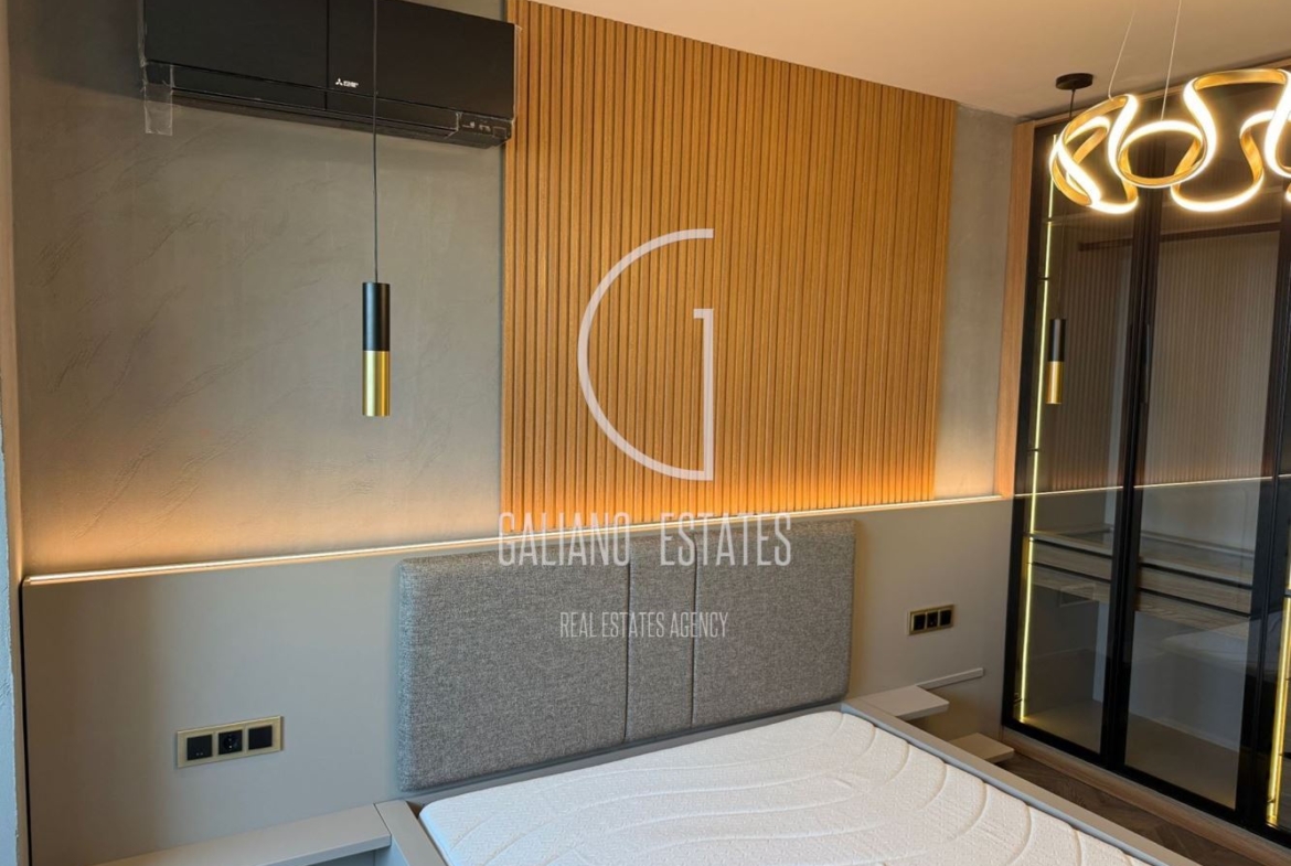 Двустаен апартамент в кв. Кръстова вада - 0