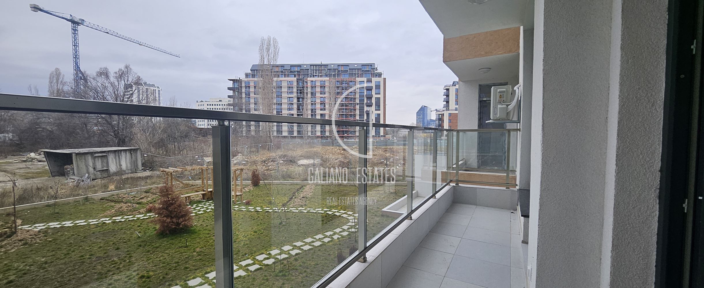 Модерен двустаен апартамент в кв. Полигона - 0