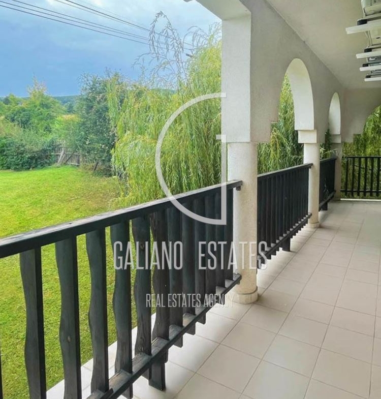 Луксозен тристаен апартамент с панорамни гледки към Витоша и града - 0