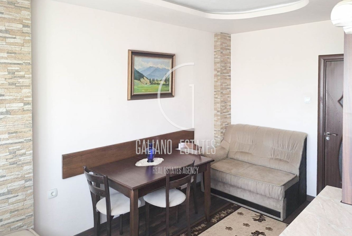 Елегантен тристаен апартамент в района на Медицинска академия - 0