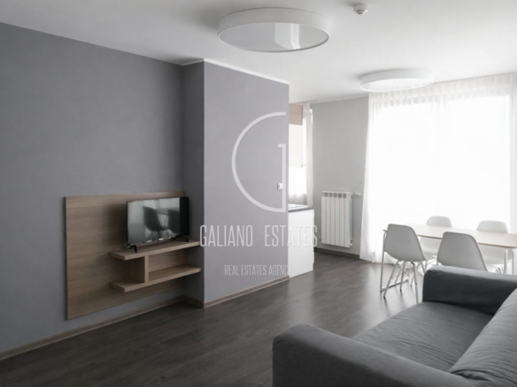 Уютен тристаен апартамент до УНСС - 0