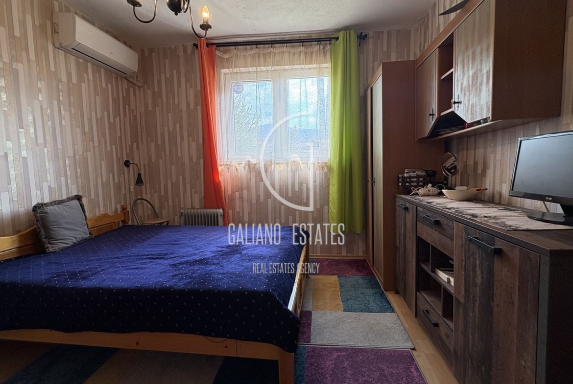 Уютна къща с панорамни гледки в с. Кладница - 0