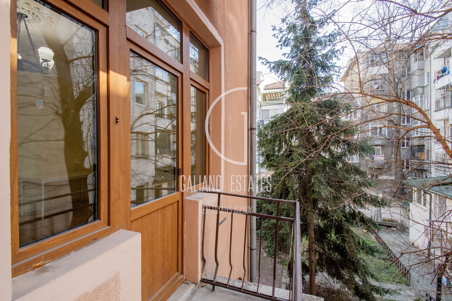 Функционален апартамент срещу парка на НДК - 0